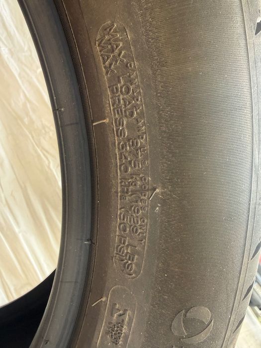 Продавам летни гуми 235 / 50 / 19