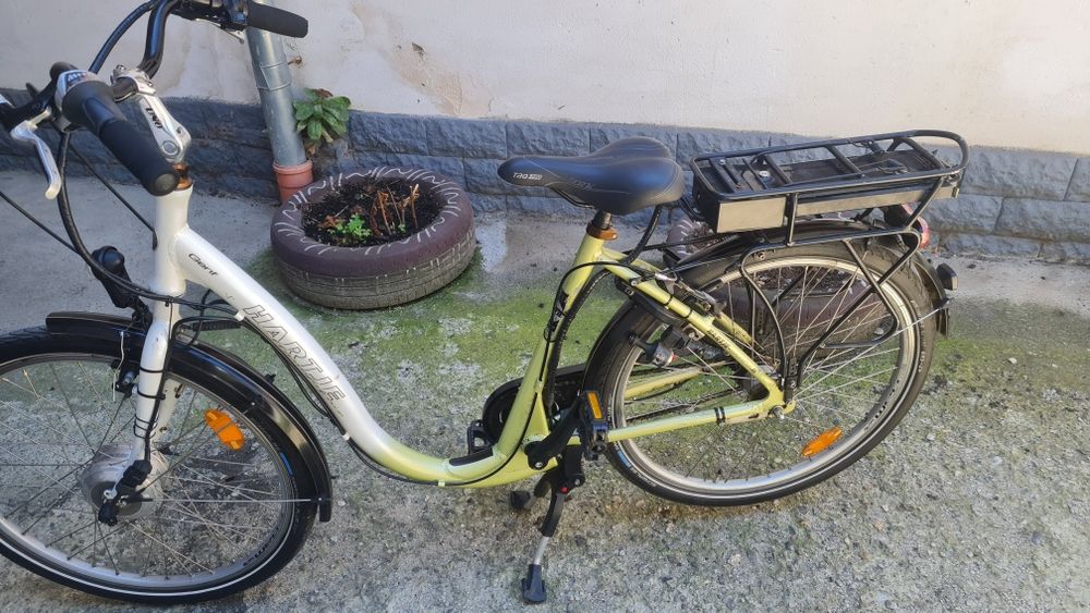 Vând bicicleta electrică