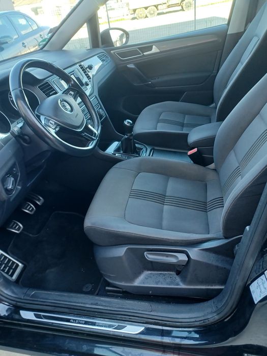 VW Golf  Vll 1,6 TDI Sportsvan  2017  110 CP