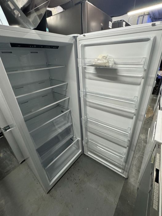 Congelator vertical/ racitor 384L Gorenje FNC717DAW5