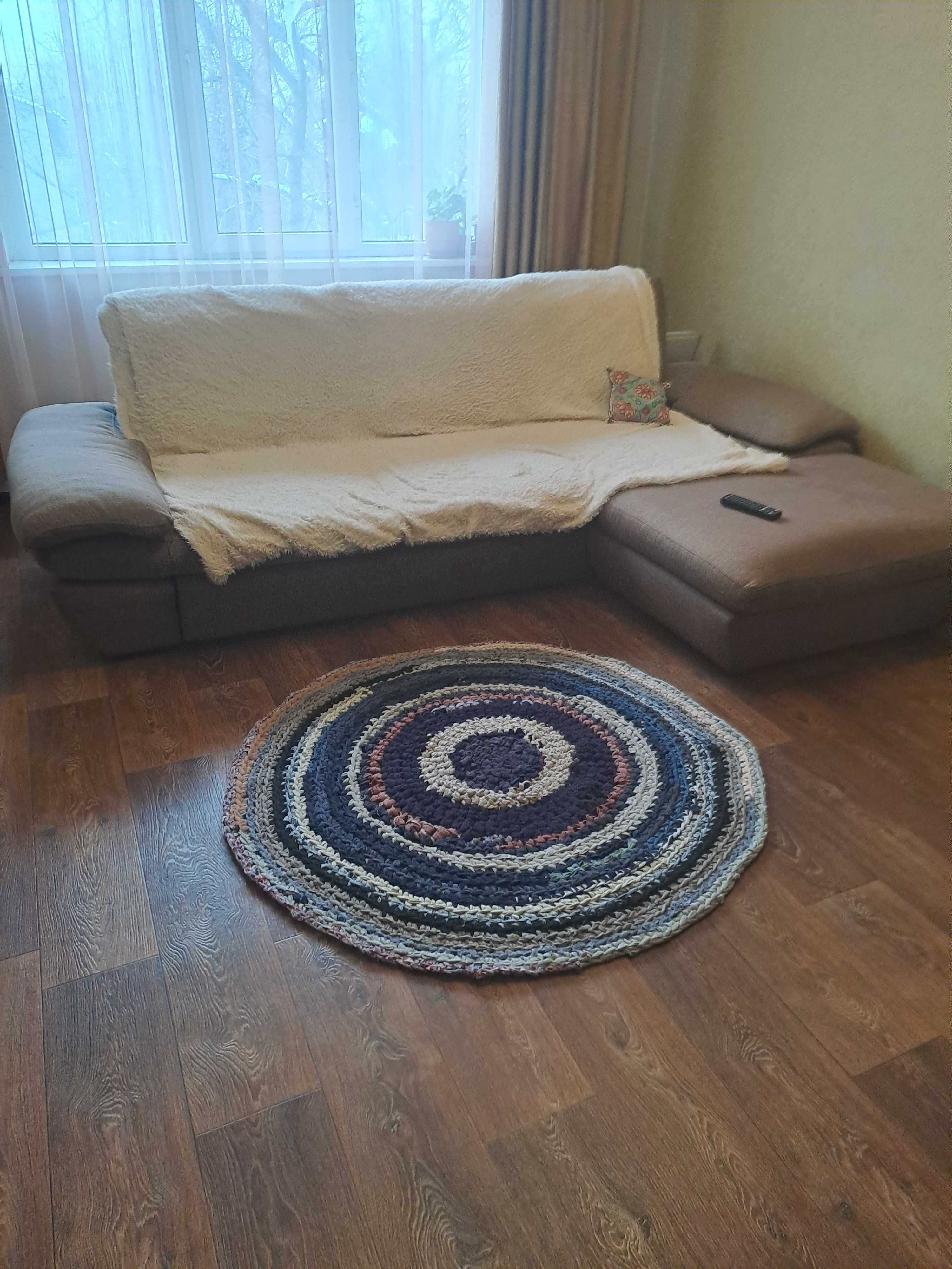 Коврик вязанный 1, 25см диаметр: 2 500 тг. - Текстиль Алматы на Olx