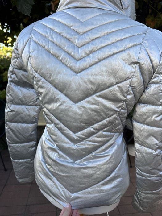 Дамско оригинално зимно яке Guess