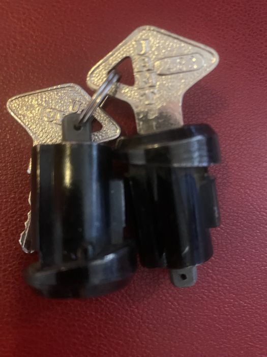 Butuc/ broască uşă DACIA 1300