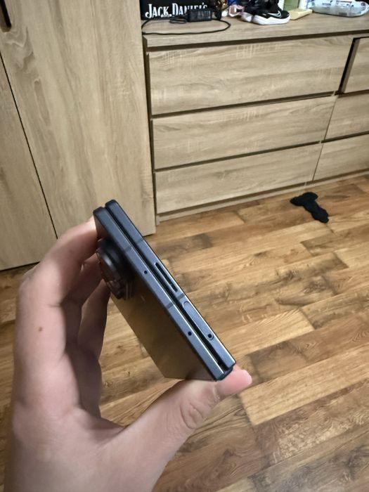 Samsung Galaxy Fold 7 256GB – с документи и гаранция, батерия 100%