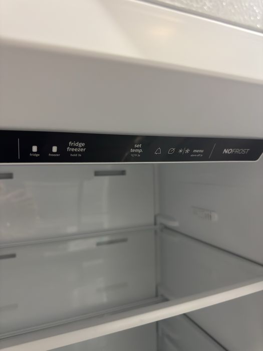 Congelator vertical/ racitor 384L Gorenje FNC717DAW5
