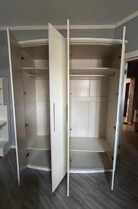 Продам шкаф в спальню