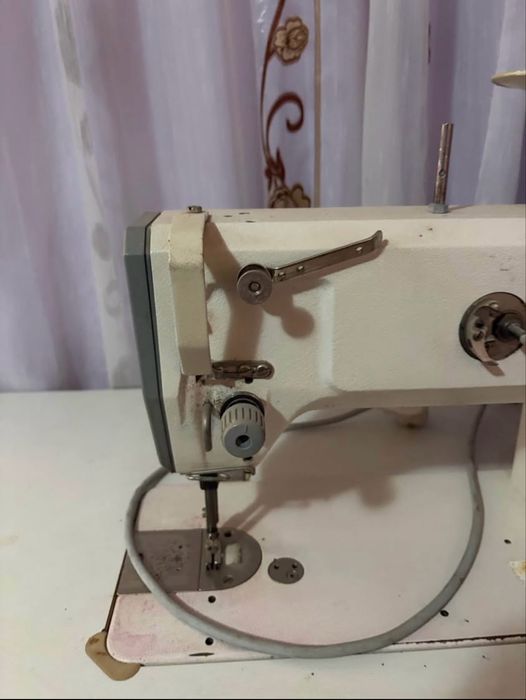 Mașină de cusut industrială PFAFF1183