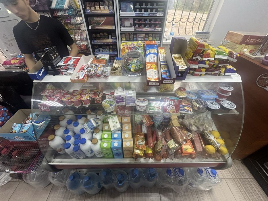 Продам витриный холодильник Б/У