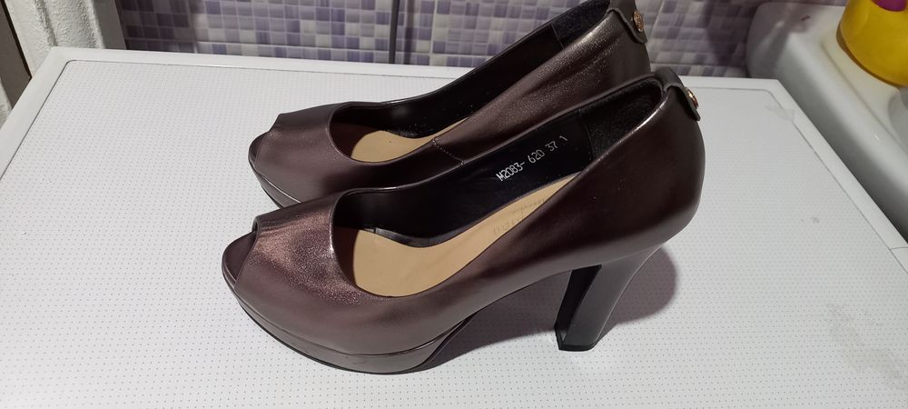 Женские туфли 37р