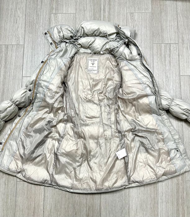 Дамско зимно яке Guess - размер S, отлично състояние