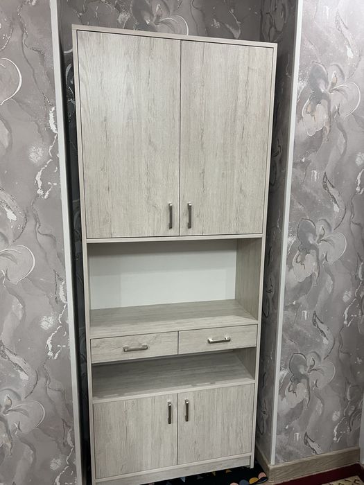 Книжний шкаф