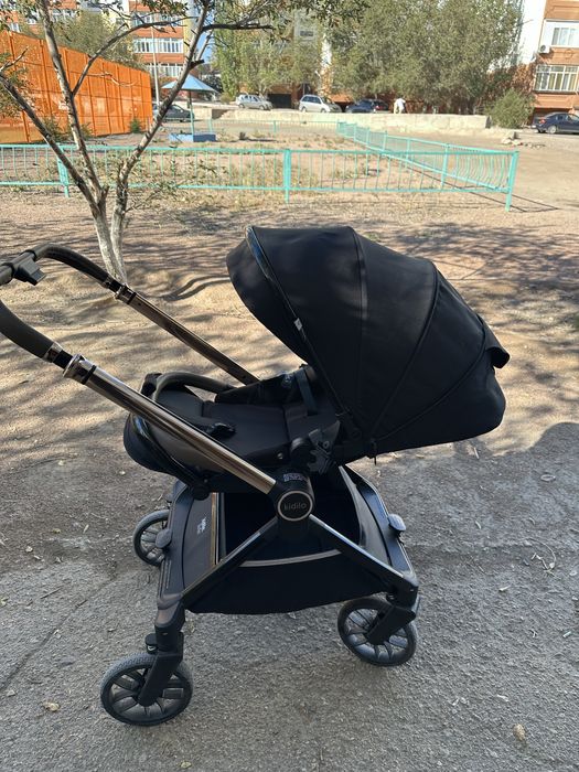 Продаеться коляска в отличном состоянии