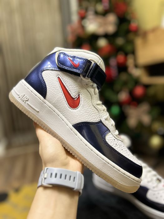 Air Force 1 Mid Qs