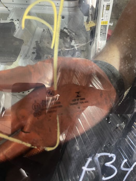 Предно стъкло БМВ Ф34, ГТ (predno staklo bmw f34 GT)