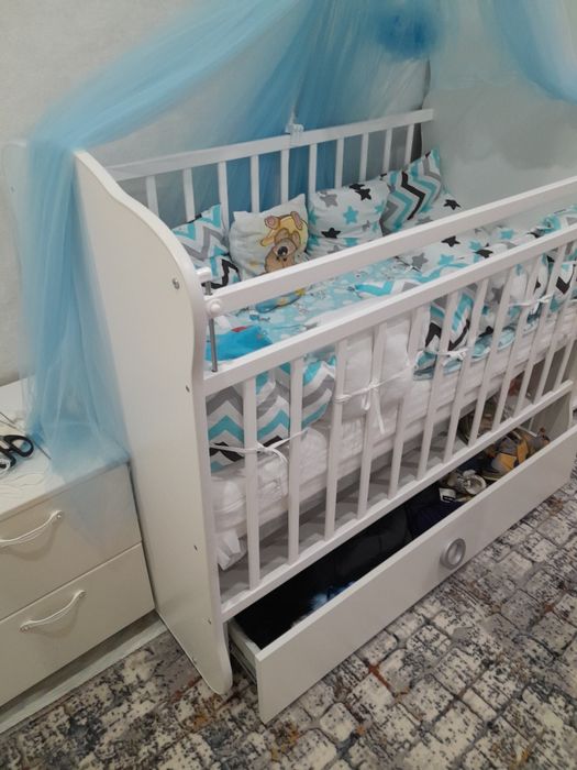 Детская кроватка