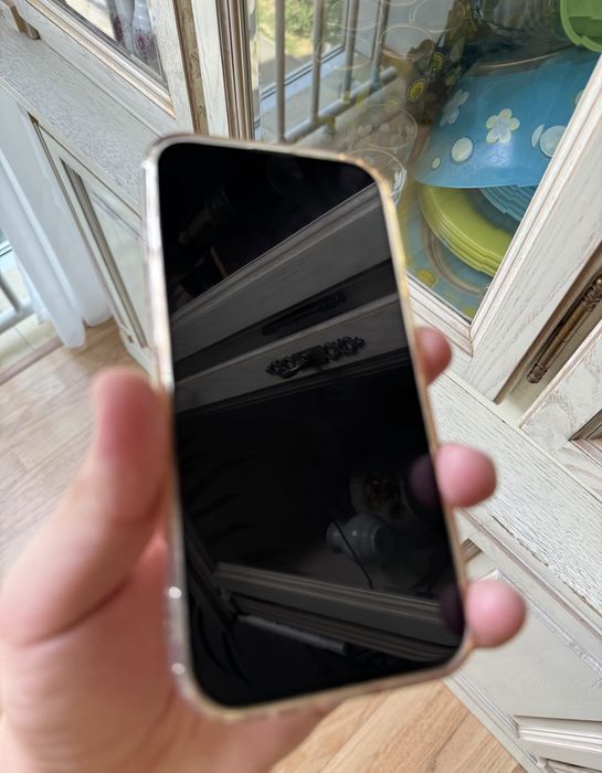 Продам iPhone 14 Pro 256gb gold