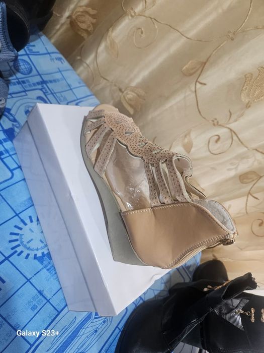 Обувь туфли разные