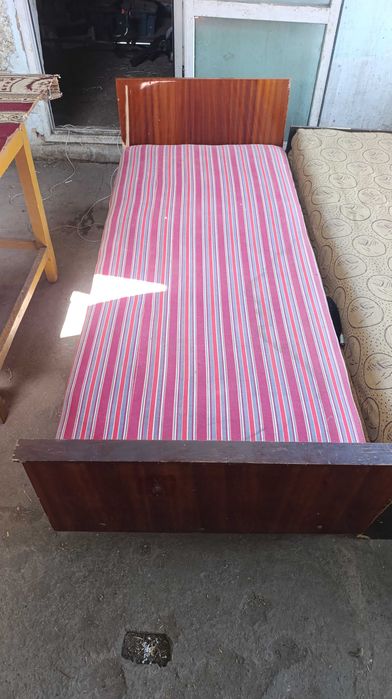 Продам б/у кровати