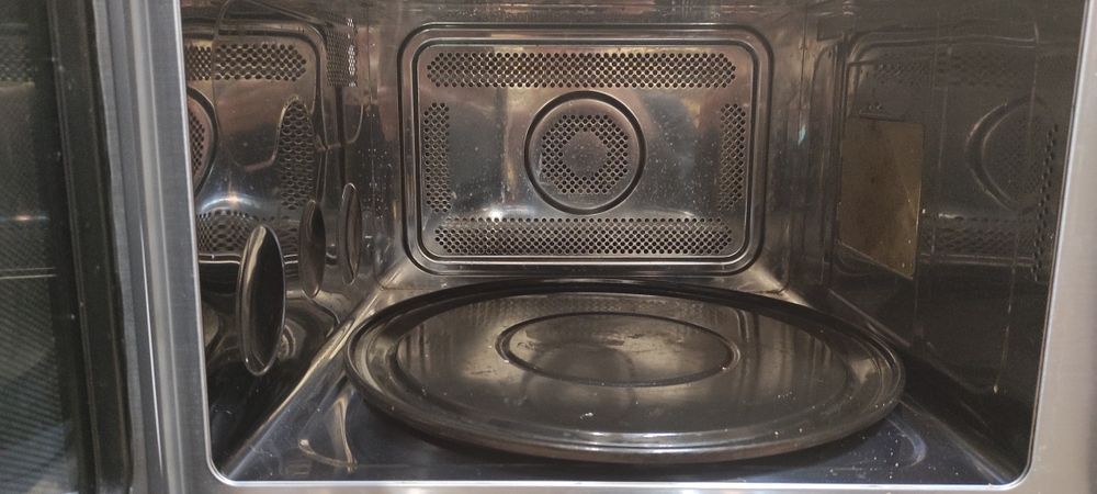 Продам микроволновую печь.