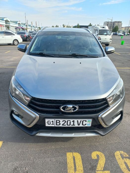 Lada vesta cuross 2019 yil  yurgani 206 ming halol kiraskasi toza