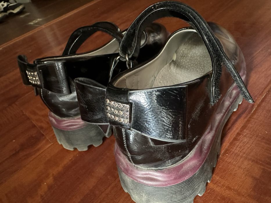 Рубашка школьная для девочки и обувь