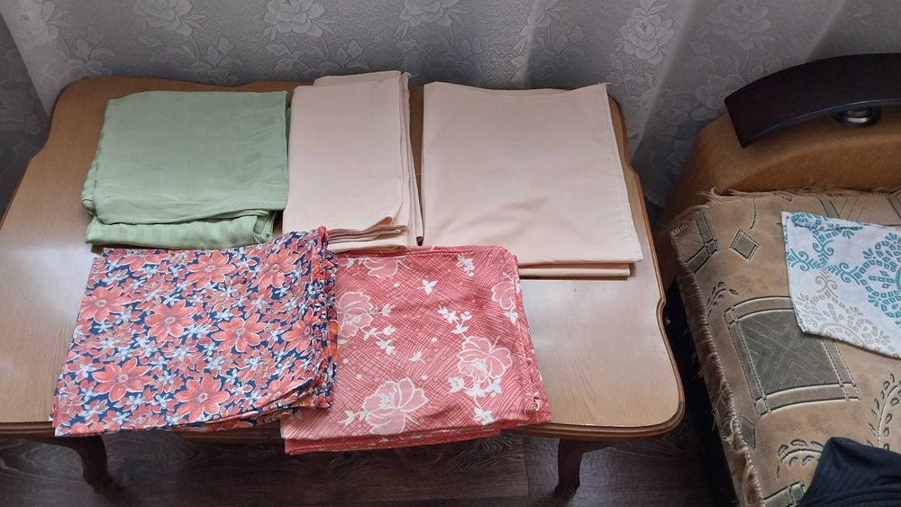 Наволочки бежевые и цветные