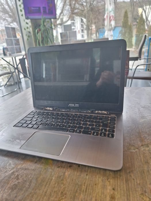 Лаптоп ASUS Асус