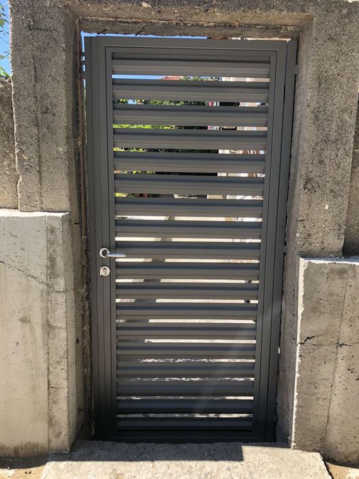 Ограда тип щора Метални врати