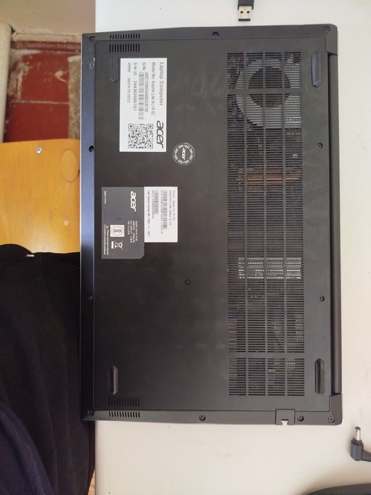 Notebook Acer Aspire Lite sotaman