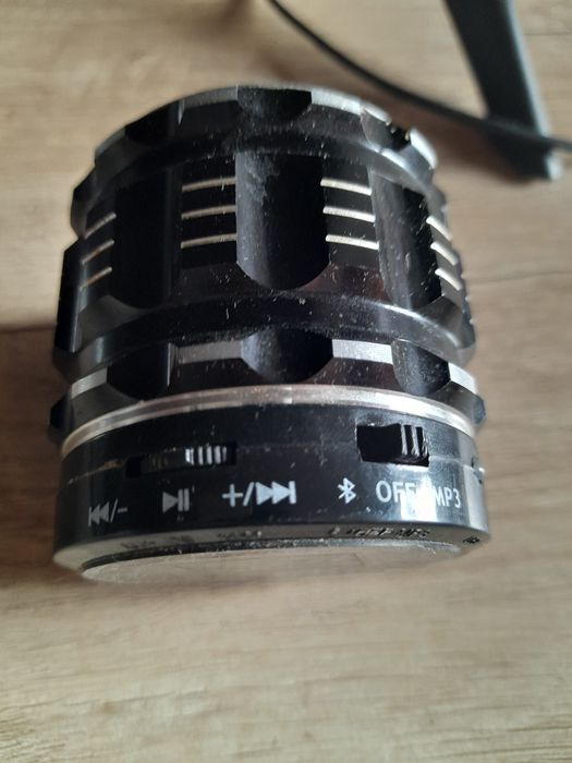 Продавам мини блутот колонка