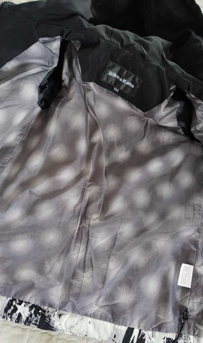 Продаю куртку на мальчика