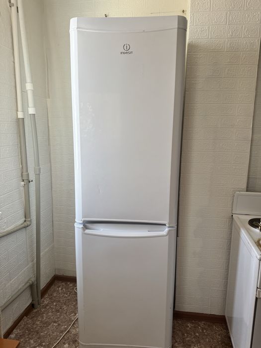 Продам холодильник рабочий за 35000