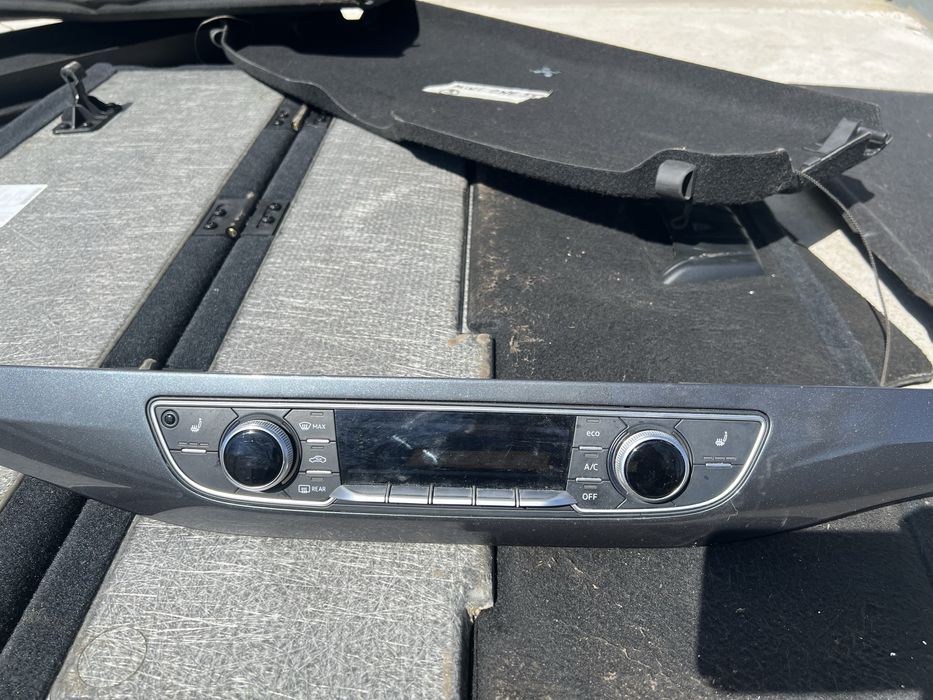 Audi Q7 4M километраж/ управлние фарове/ климатроник/ цвнтрална конзол