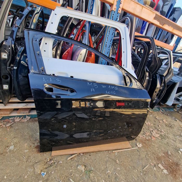 Mercedes Benz W176 A  2016 предна дясна врата