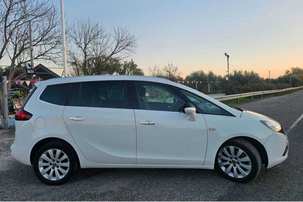 Opel Zafira Tourer на  части
