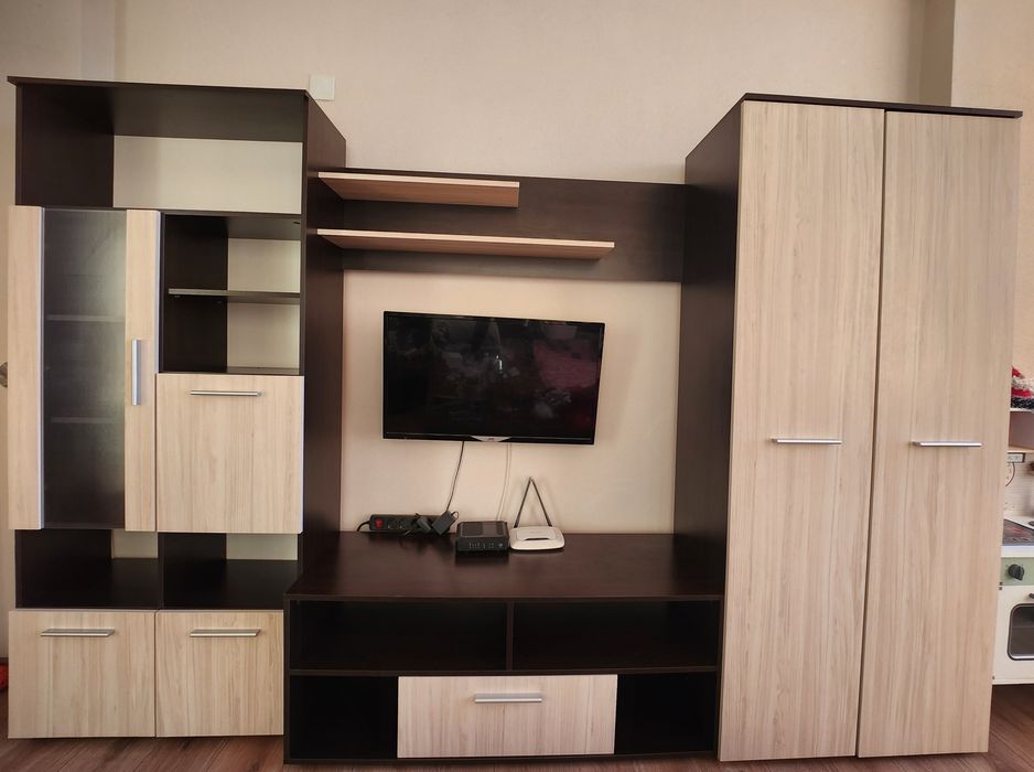 Секция  за хол, стилна и практична