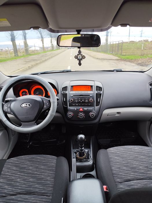 KIA Ceed 1.4 benzina anul 2008 Break