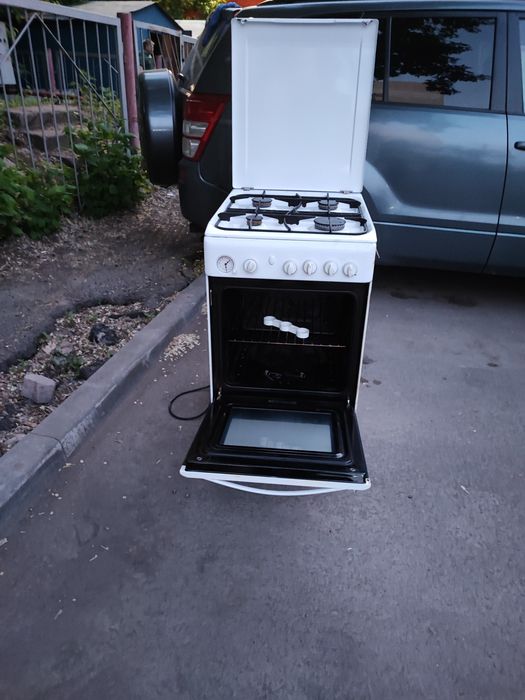 Продам газовую плиту с духовкой