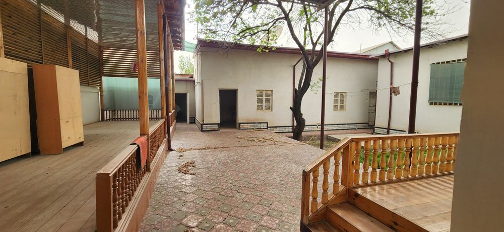 500 kv.m yashashga tayyor xovli joy sotiladi.