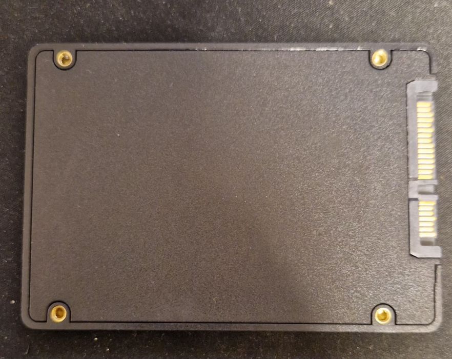 1TB SD 2.5 Sata 3 SSD !НЕ РАБОТИ!