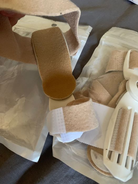 Коригиращи шини за изпъкнало кокалче и силиконови разделители