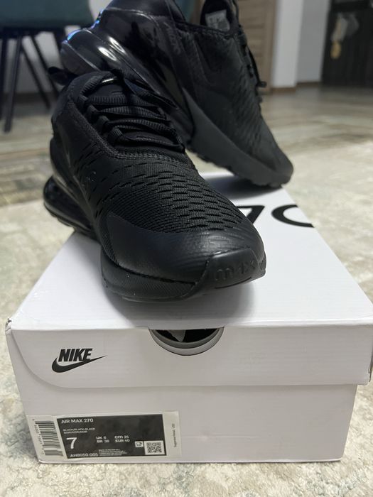 Продам кроссовки