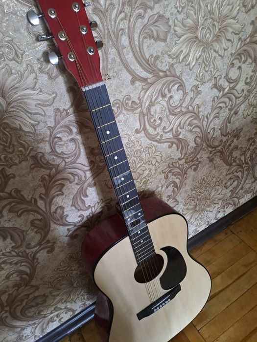 Гитара акустическая