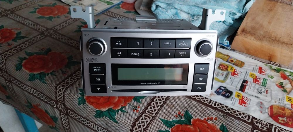 Vând radio cd de golf și santafe aproape noi