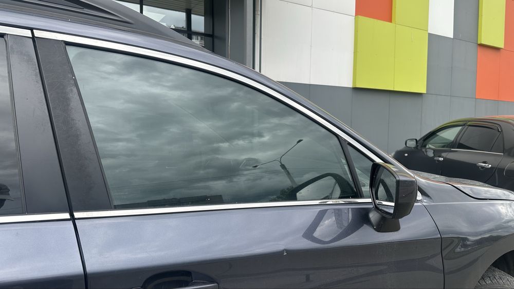 Шторка на subaru autback BS