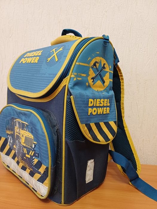 Рюкзак школьный.