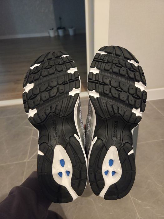 Кроссовки New balance 740
