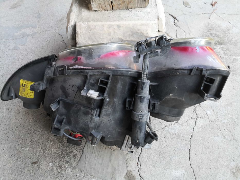 Фар BMW E46 Compact Xenon десен/Фар БМВ Е46 Компакт Оригинален