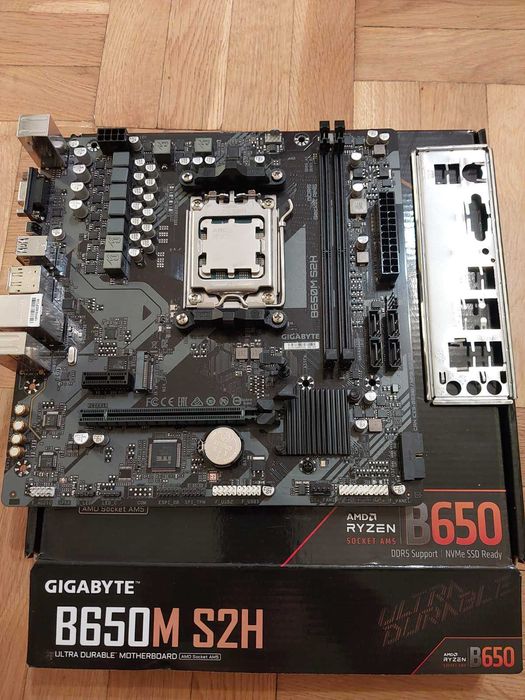 AMD Ryzen 5 7600 + Gigabyte B650M S2H