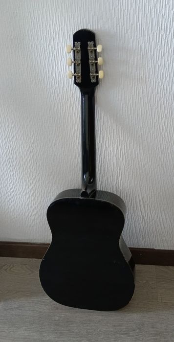 Продам гитару б/у